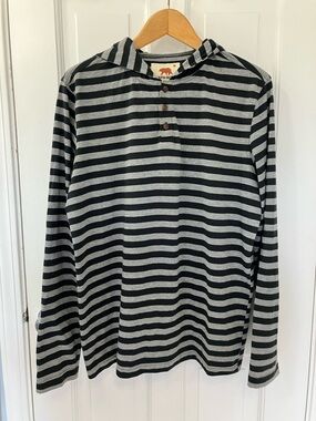 Lightweight Black and gray Striped Hooded longsleeve Shirt size L Dakota Grizzly